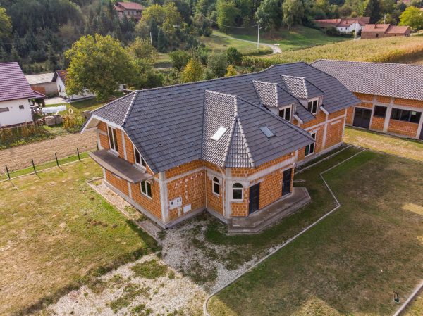 KUĆA I OBJEKT ZA ŠIRU NAMJENU (POSLOVNI, STAMBENI, SKLADIŠNI i dr.) 2